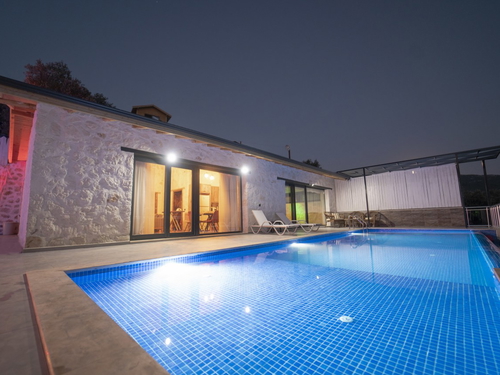  gece  -  Kasım
  | Kalkan İslamlar Balayı Villası (2 Kişilik, Jakuzili Kapalı Havuz, Doğa Manzaralı)